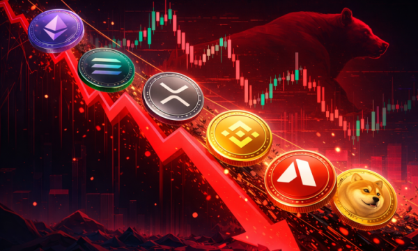 Russell 2000 Record High Has Crypto Traders Watching Altcoin Rotation