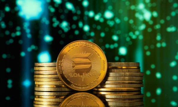 Solana SOL Reclaims $72, But Fading On-Chain Metrics Signal Weakening DEX Momentum