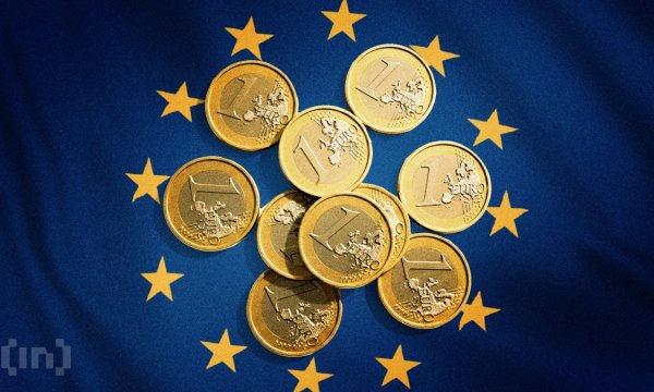 Європейці сидять на €10 трлн готівки, але відмовляються її вкладати Європейці сидять на €10 трлн готівки, але відмовляються її вкладати